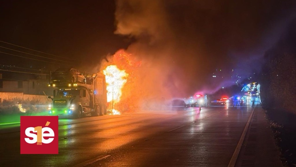 Tráiler se incendia en la autopista México-Querétaro y genera caos vial